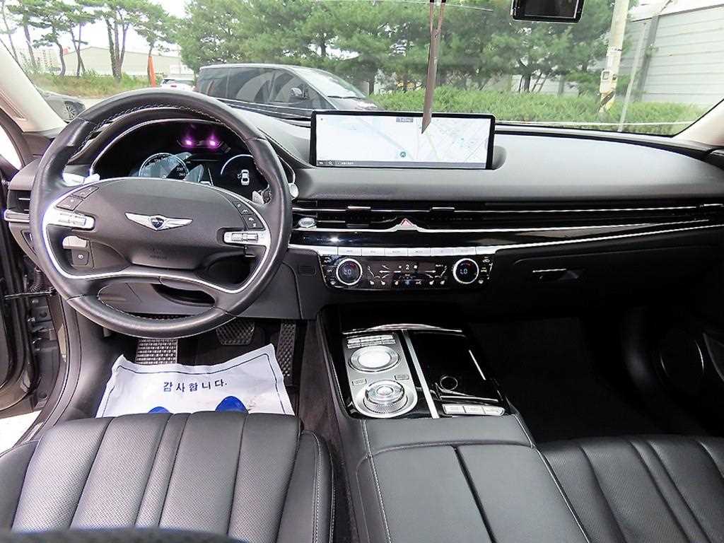 Genesis G80 — photo 07