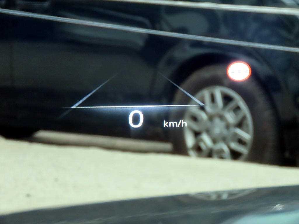 Genesis G80 — photo 10