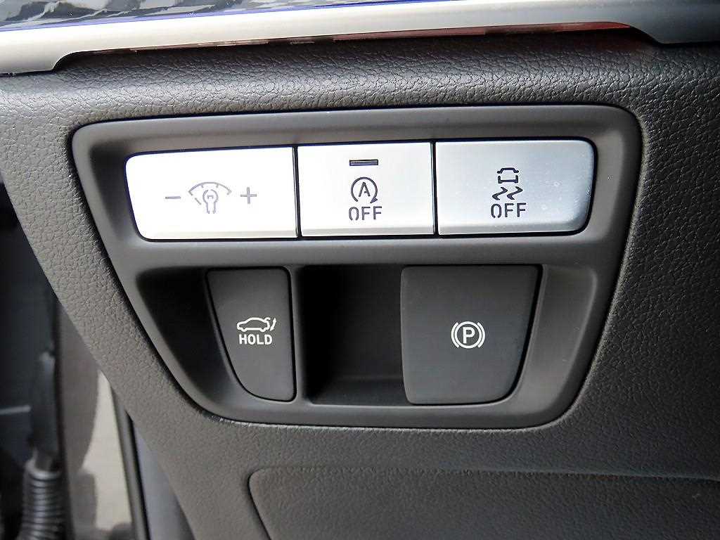 Genesis G80 — photo 13
