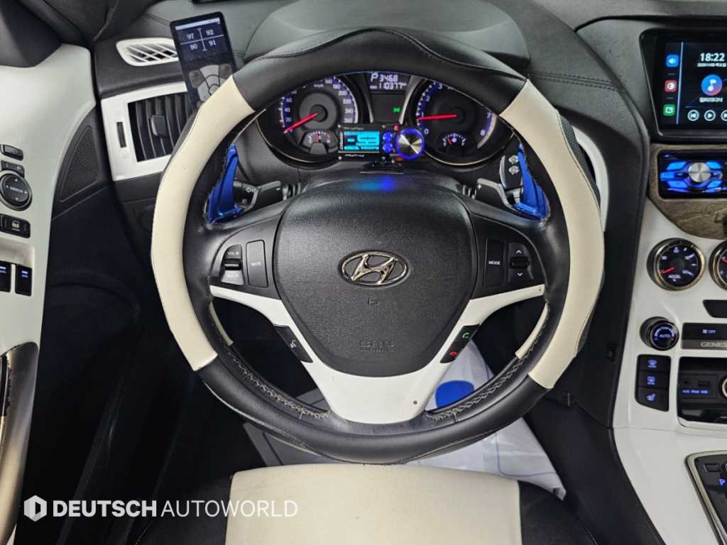 Hyundai Genesis — photo 13