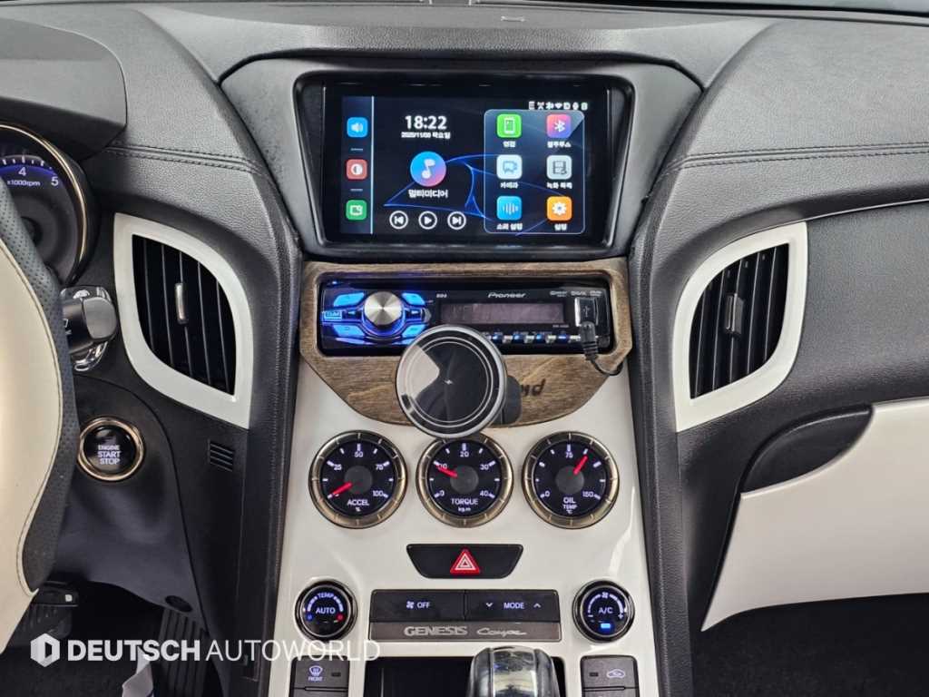 Hyundai Genesis — photo 14