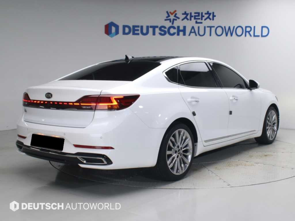 Kia K7 — photo 02