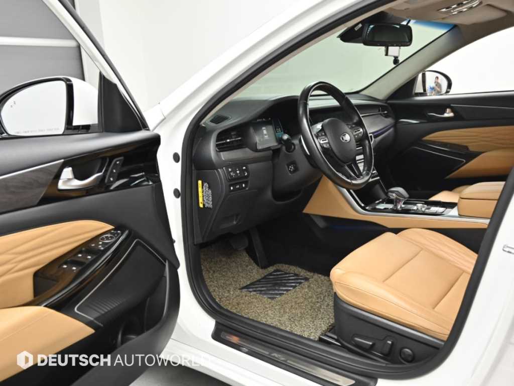 Kia K7 — photo 11