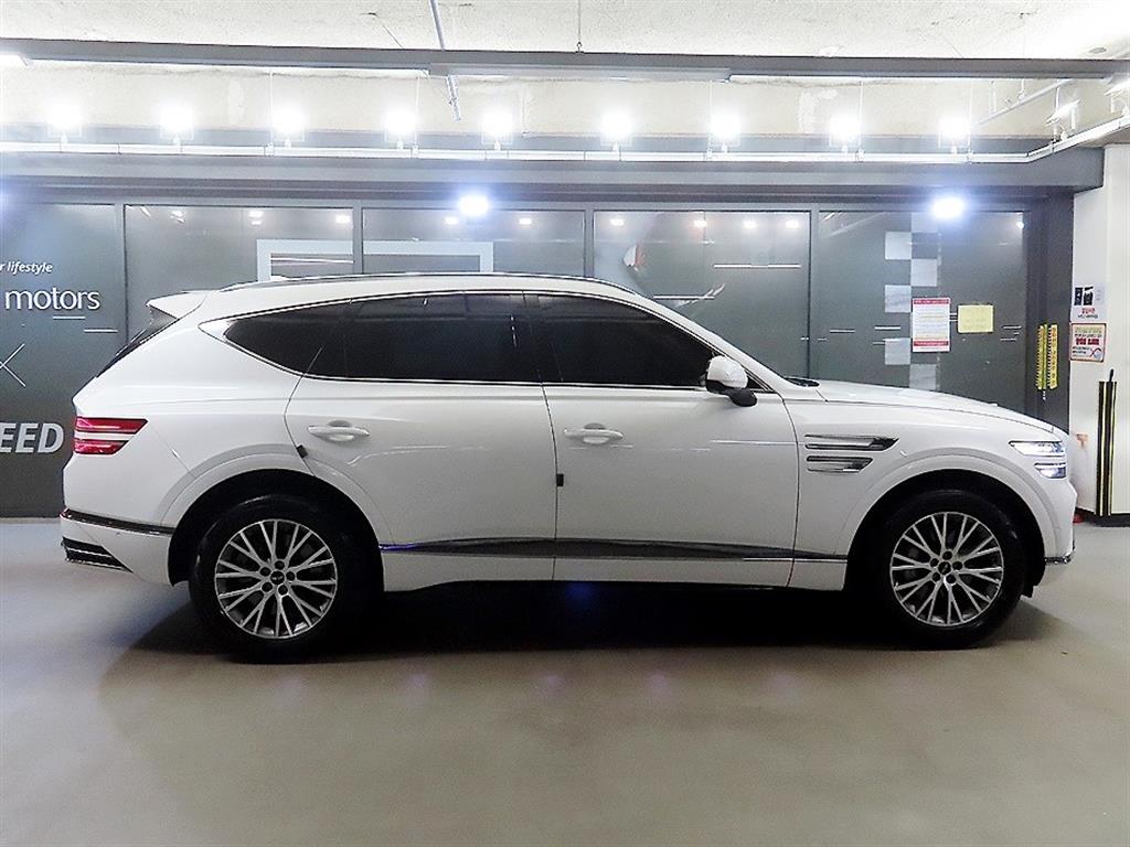 Genesis GV80 — photo 03