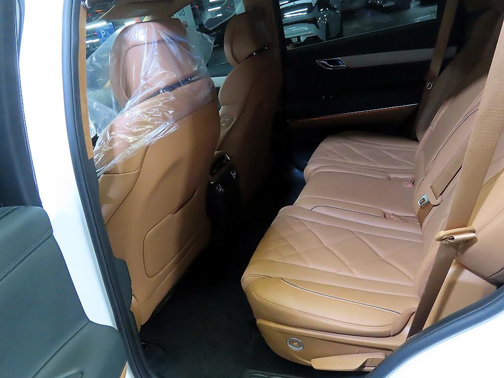 Genesis GV80 — photo 07