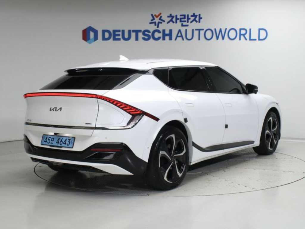 Kia EV6 — photo 02