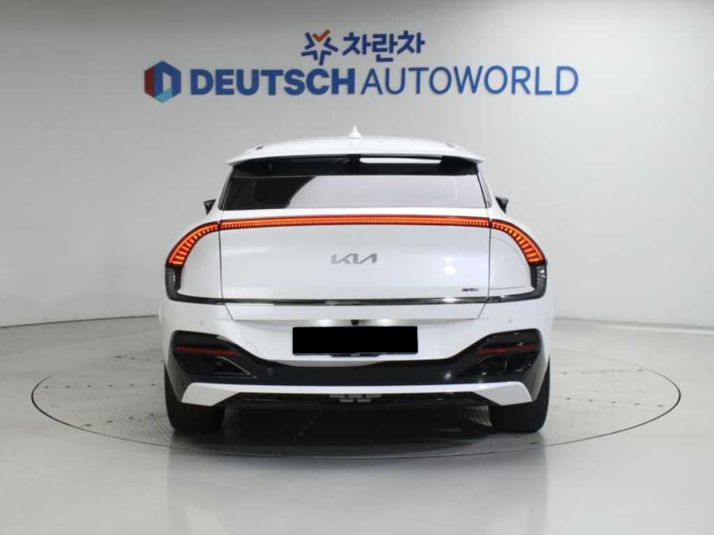 Kia EV6 — photo 04