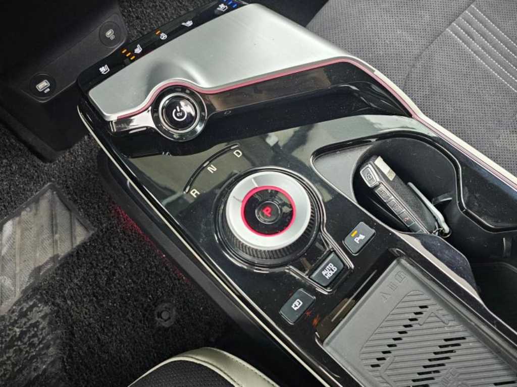 Kia EV6 — photo 09