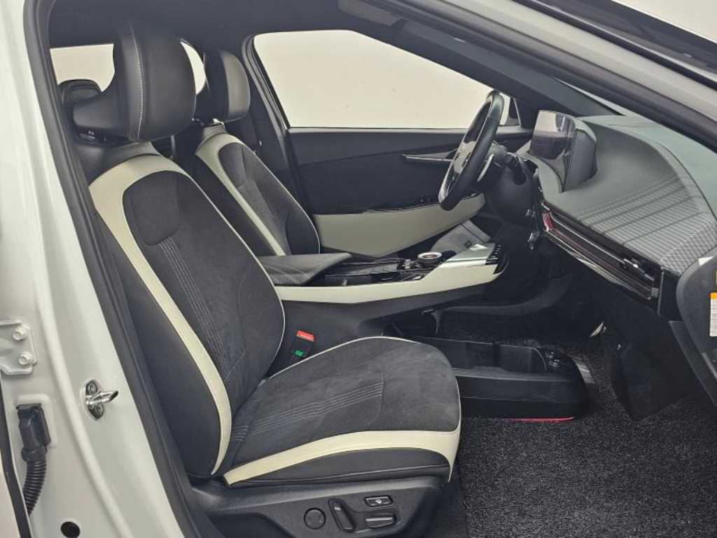 Kia EV6 — photo 10