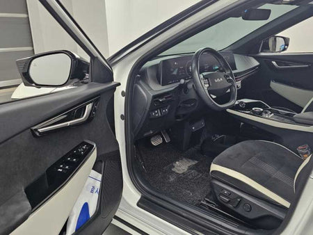Kia EV6 — photo 11