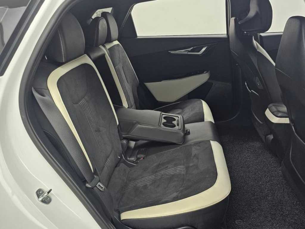Kia EV6 — photo 12