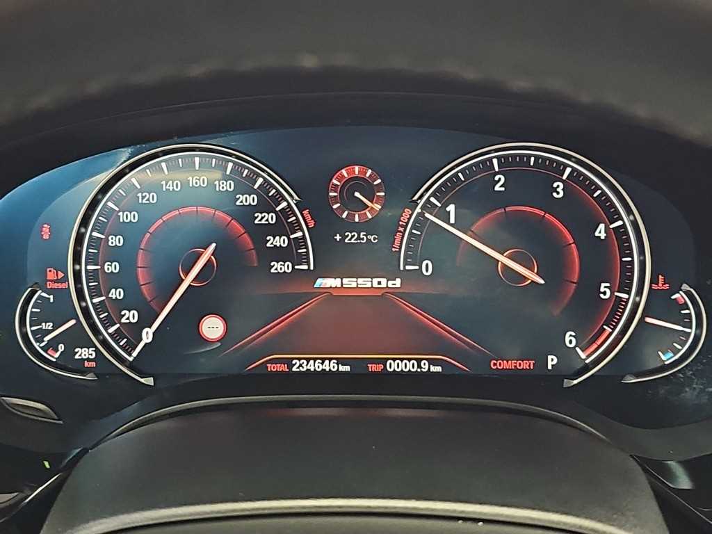 BMW 5-Series — photo 06
