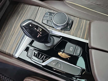 BMW 5-Series — photo 08