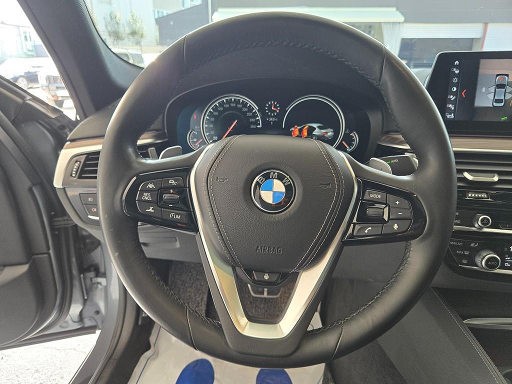 BMW 5-Series — photo 07