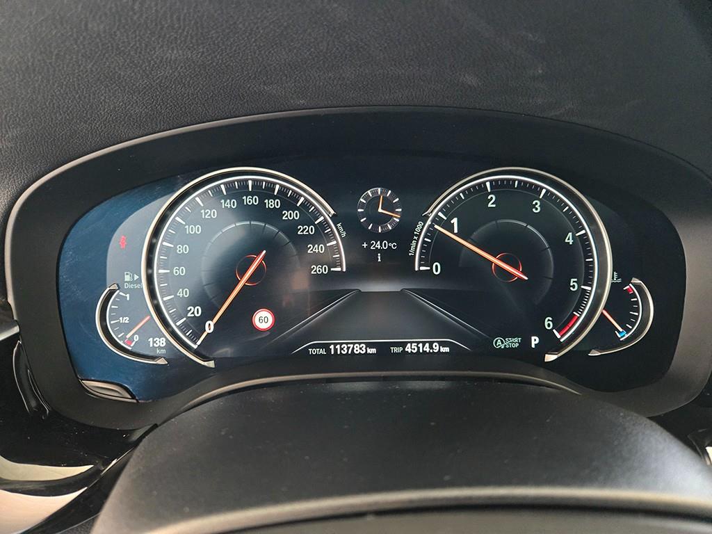BMW 5-Series — photo 08