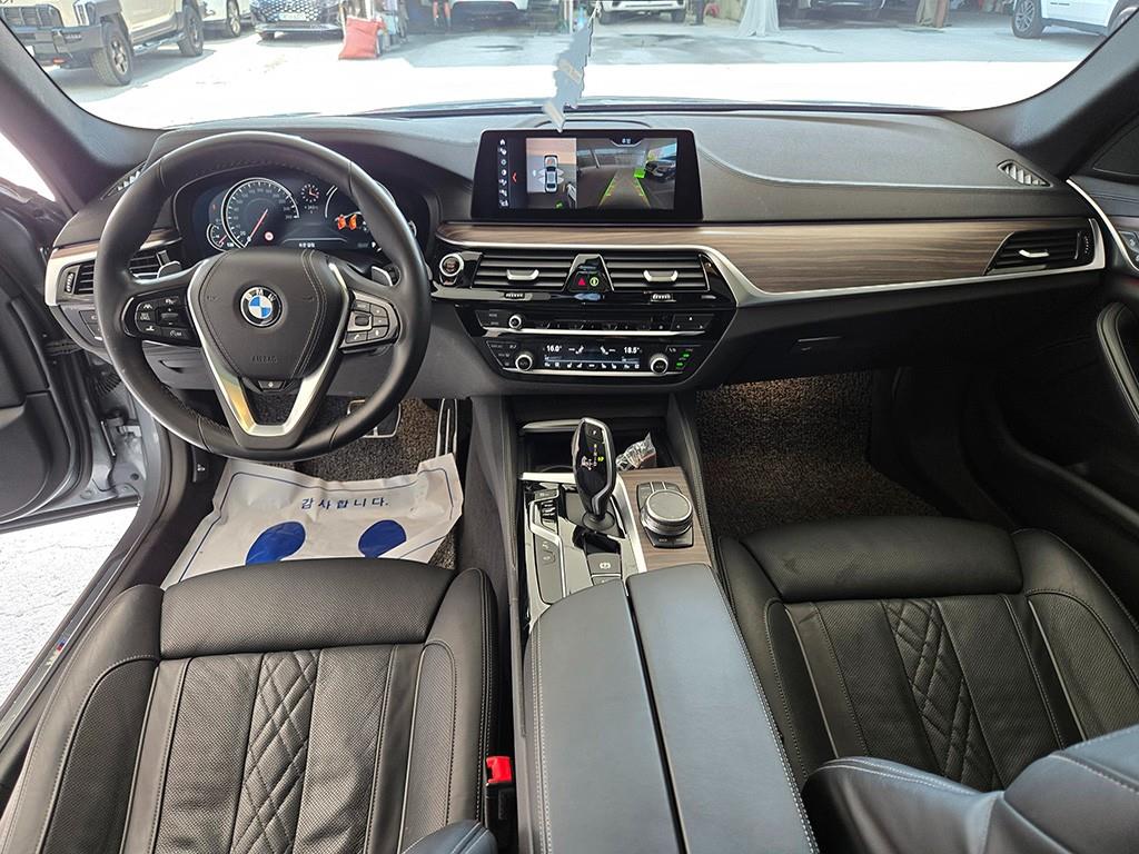 BMW 5-Series — photo 09