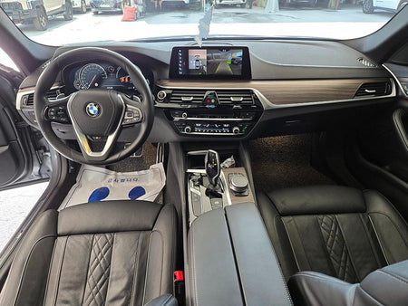BMW 5-Series — photo 09