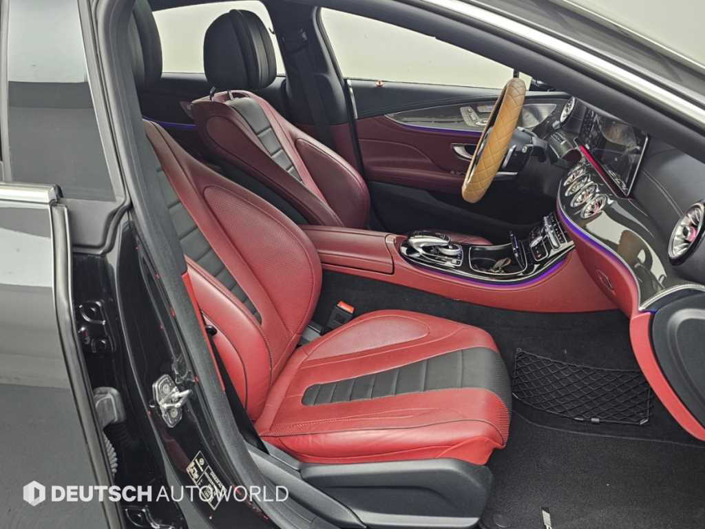 Mercedes-Benz CLS-Class — photo 10