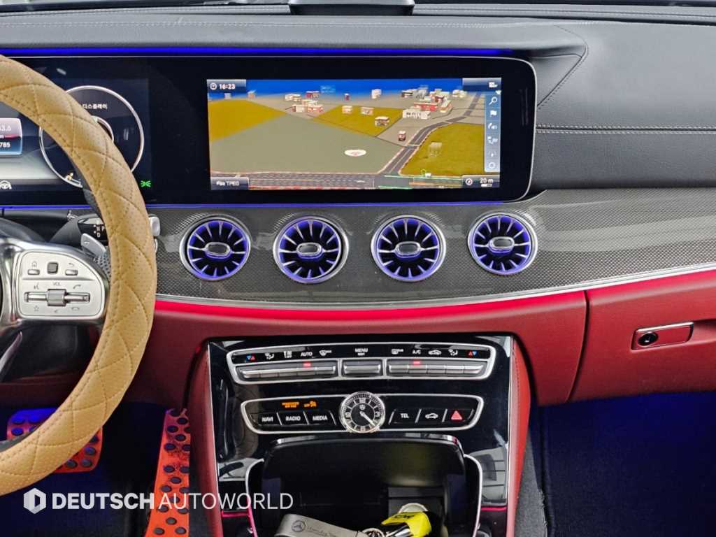 Mercedes-Benz CLS-Class — photo 14
