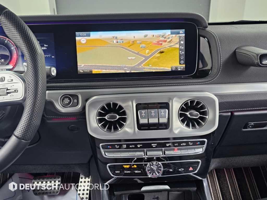 Mercedes-Benz G-Class — photo 14