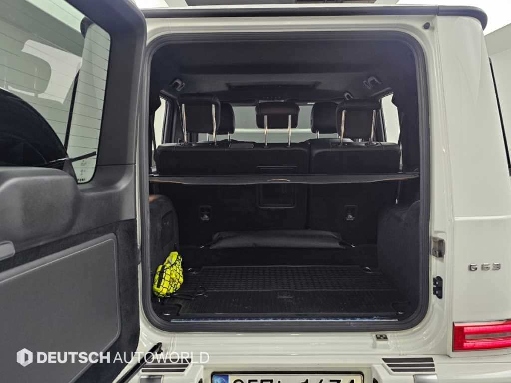 Mercedes-Benz G-Class — photo 19