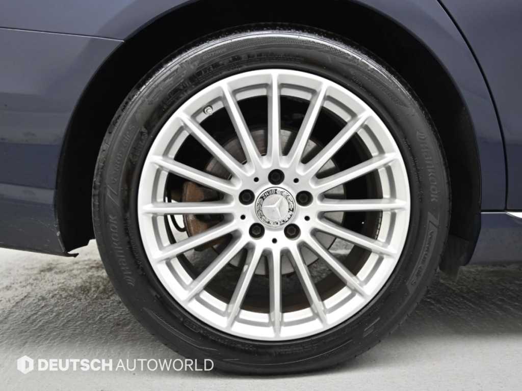 Mercedes-Benz E-Class — photo 06