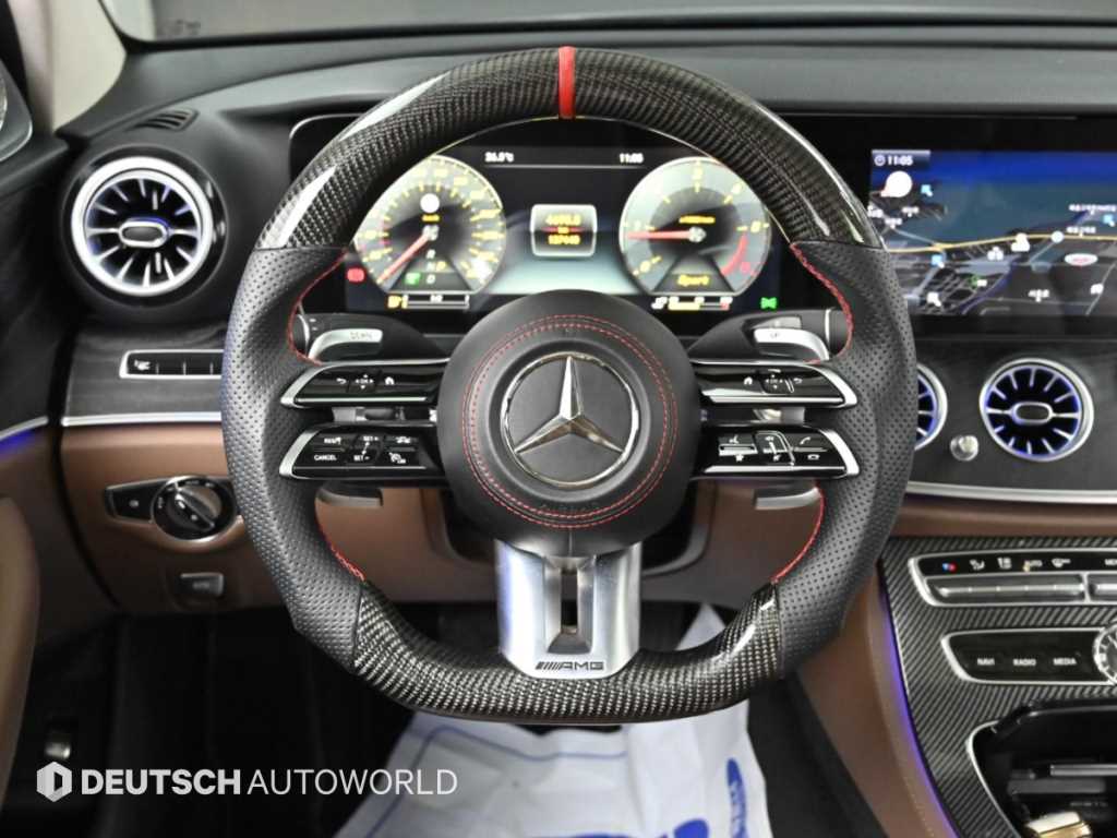 Mercedes-Benz E-Class — photo 13