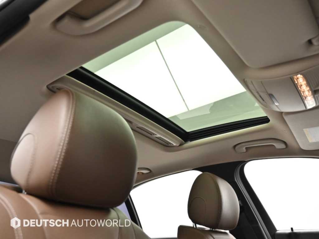 Mercedes-Benz E-Class — photo 18