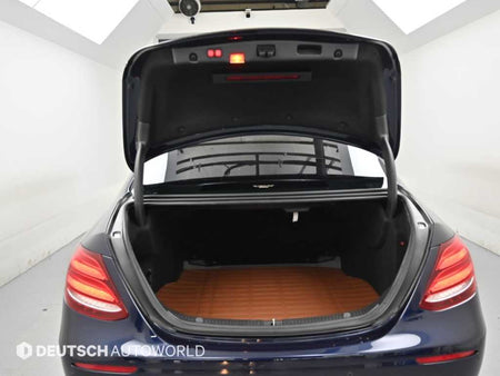 Mercedes-Benz E-Class — photo 19