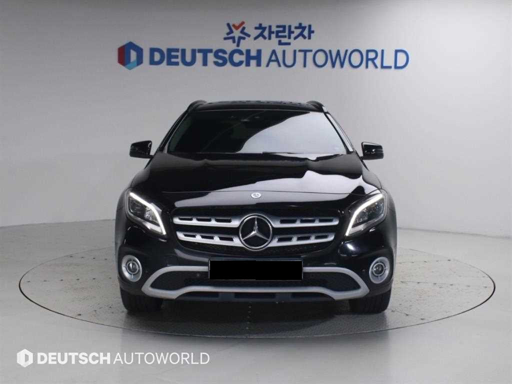Mercedes-Benz GLA-Class — photo 03