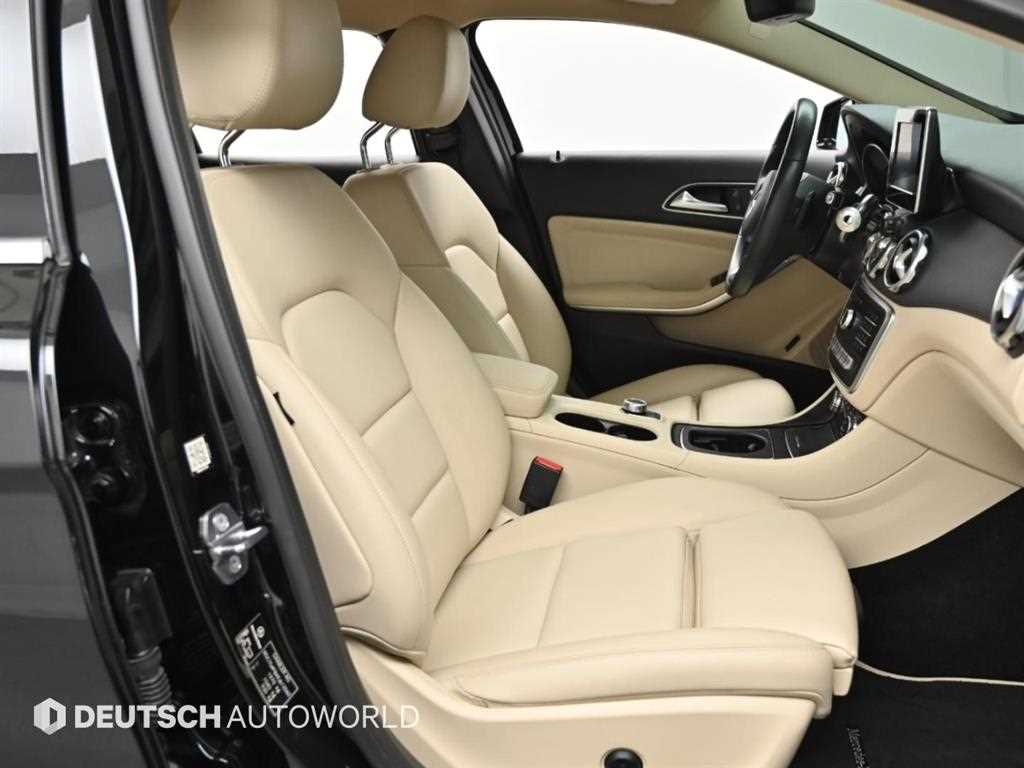 Mercedes-Benz GLA-Class — photo 10