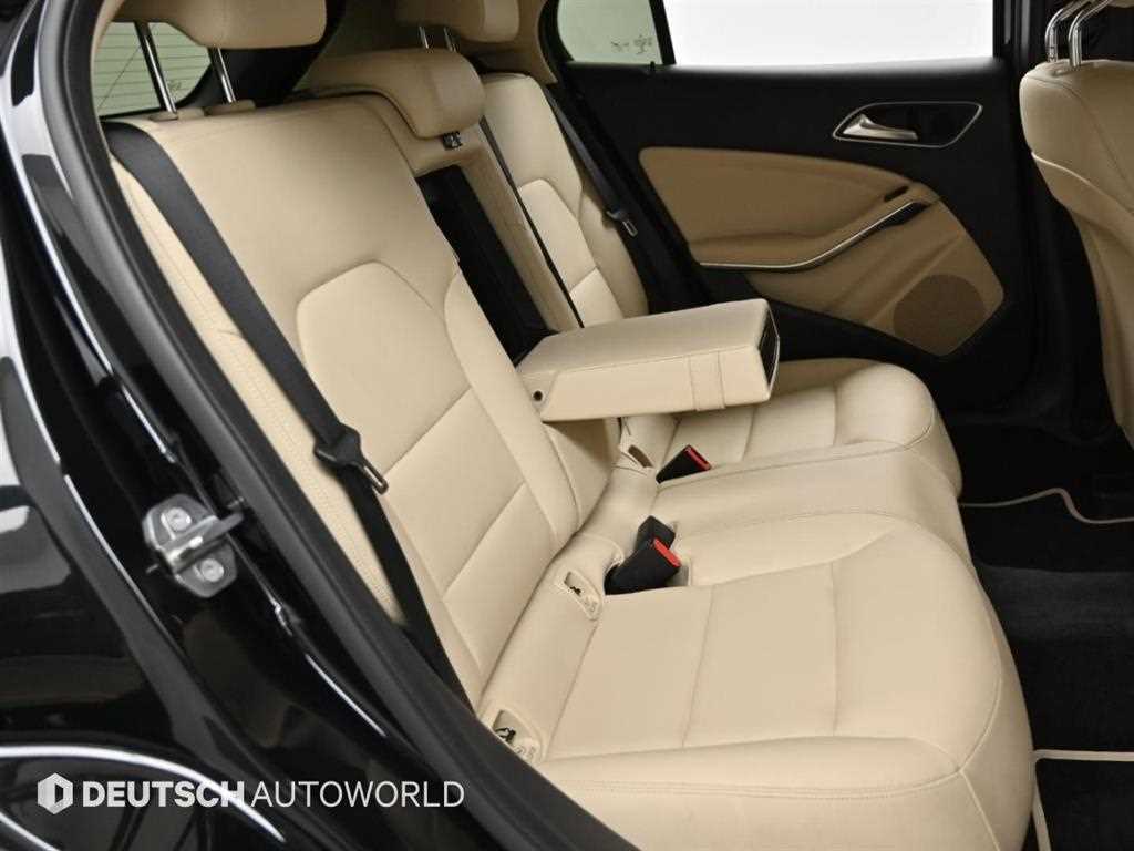 Mercedes-Benz GLA-Class — photo 12