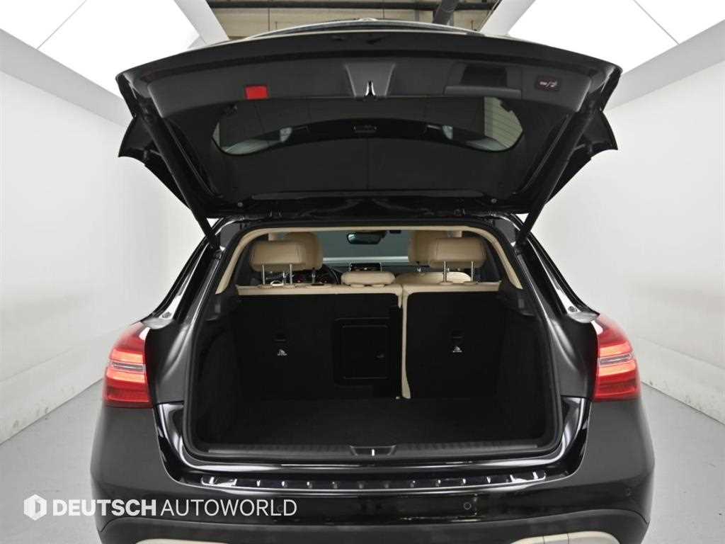 Mercedes-Benz GLA-Class — photo 19