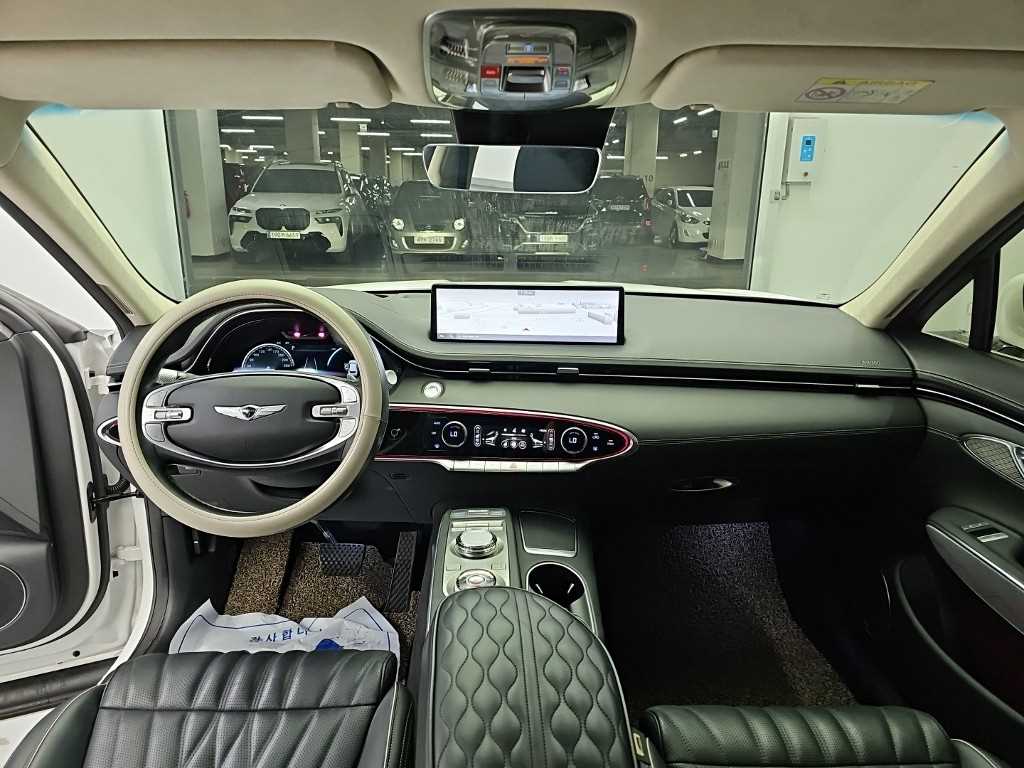 Genesis GV70 — photo 07
