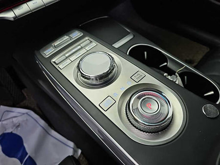 Genesis GV70 — photo 08