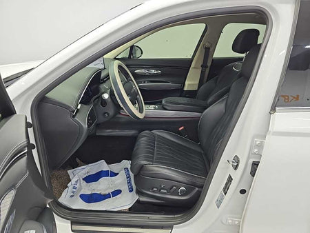 Genesis GV70 — photo 11