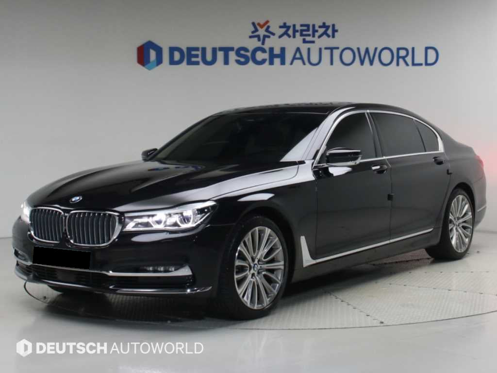 BMW 7-Series — photo 01