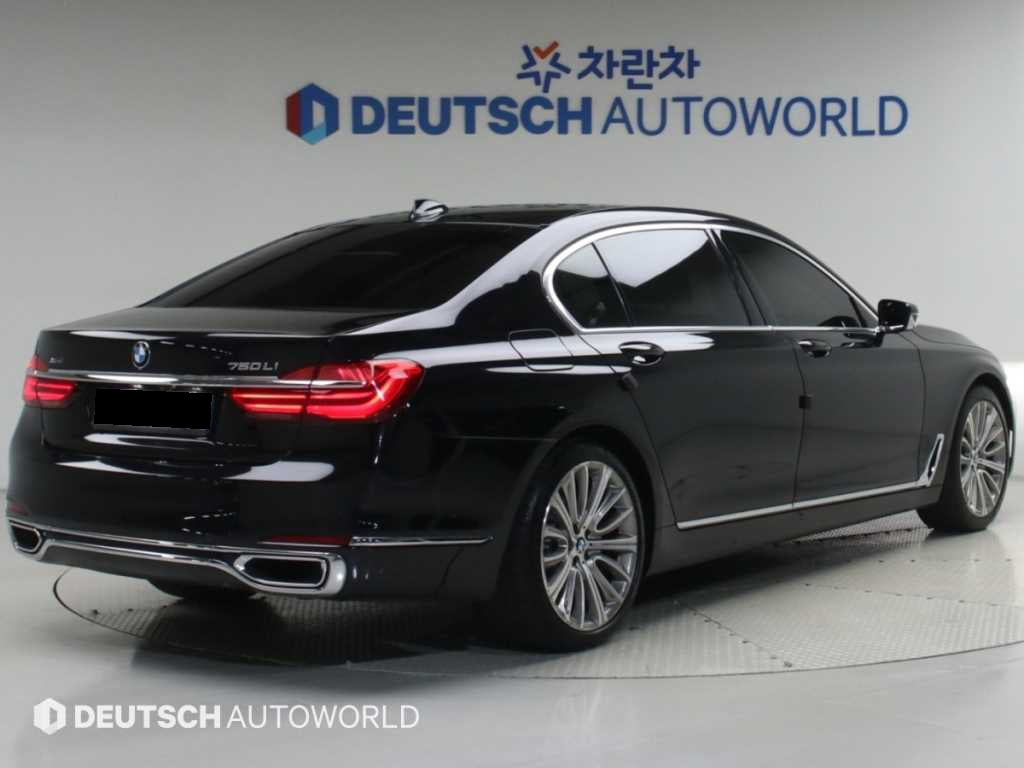 BMW 7-Series — photo 02