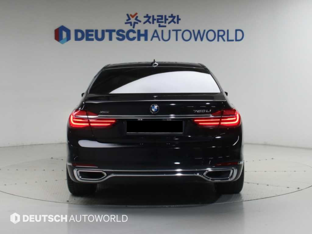 BMW 7-Series — photo 04
