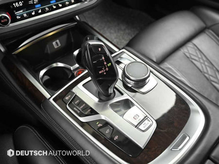 BMW 7-Series — photo 09