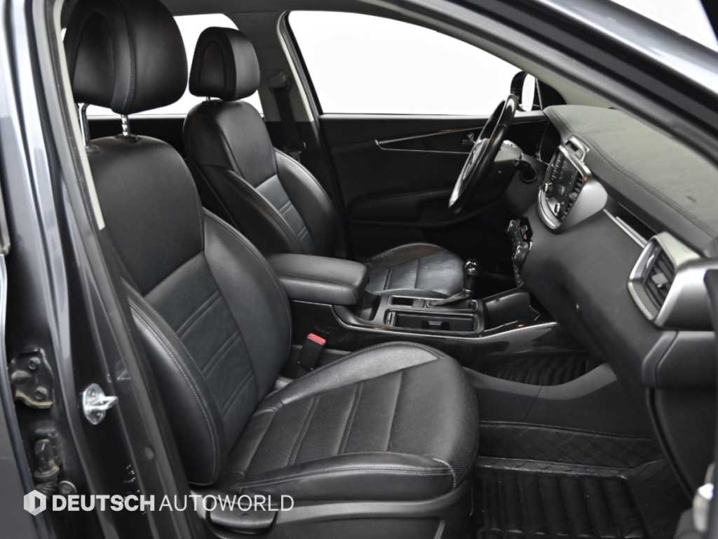 Kia Sorento — photo 10