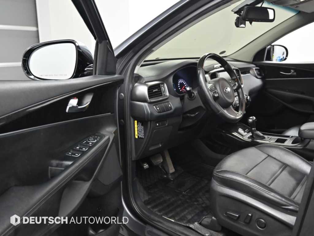 Kia Sorento — photo 11