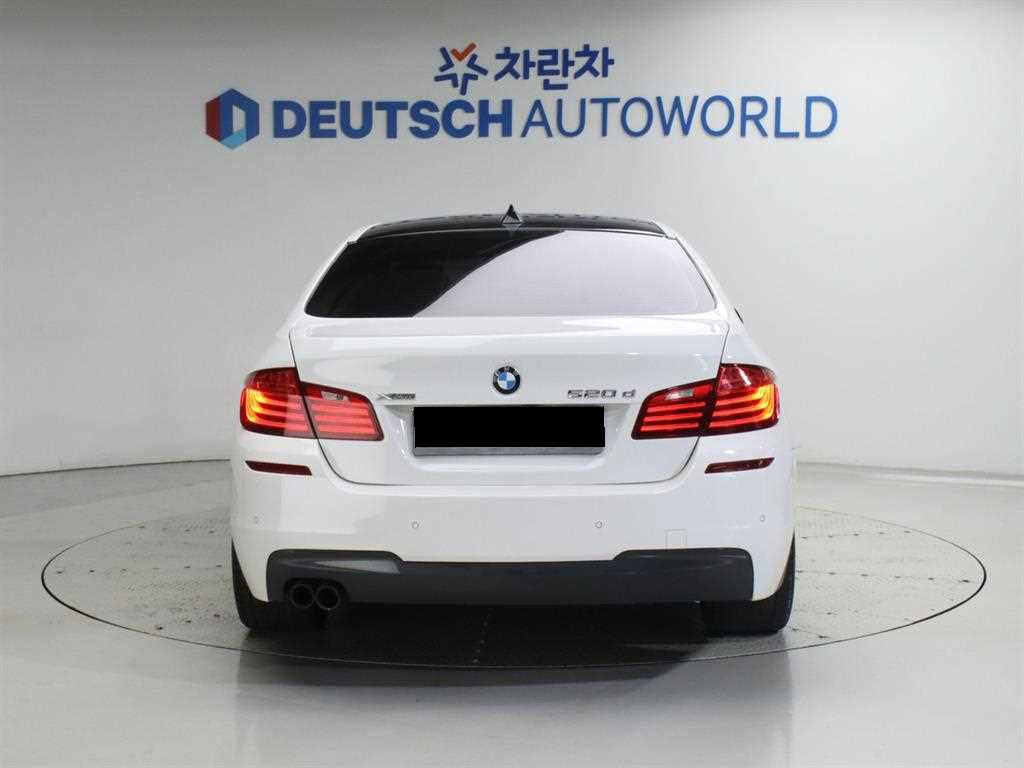BMW 5-Series — photo 04