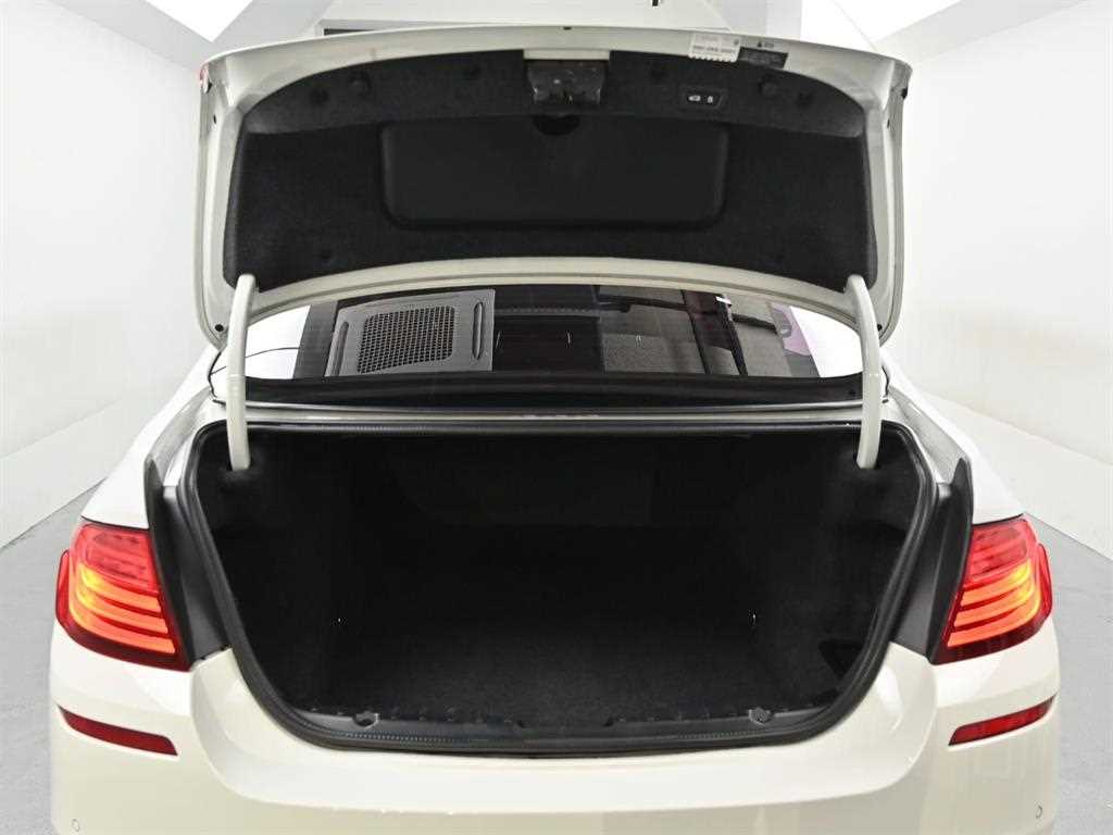 BMW 5-Series — photo 19
