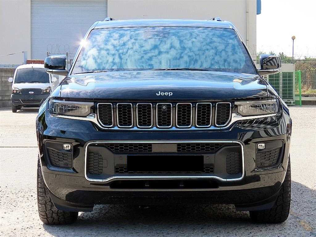 Jeep Cherokee — photo 01
