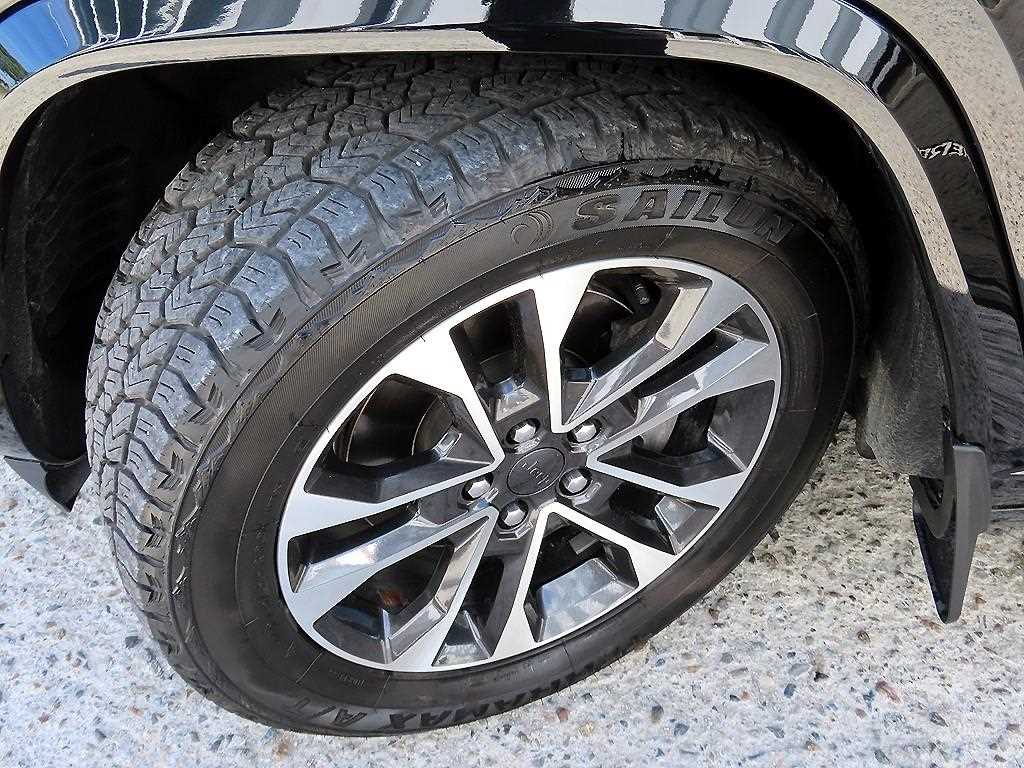 Jeep Cherokee — photo 20
