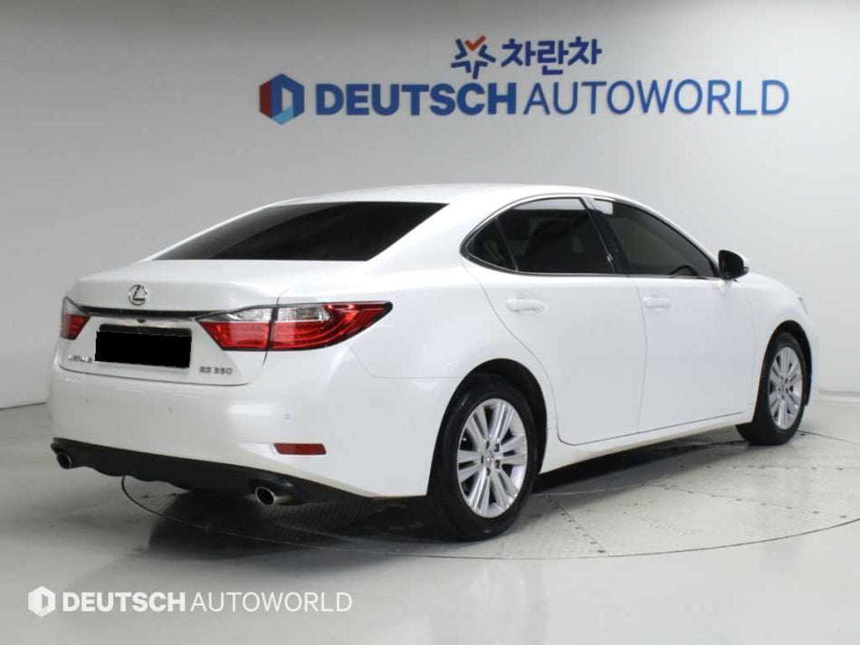 Lexus ES — photo 02