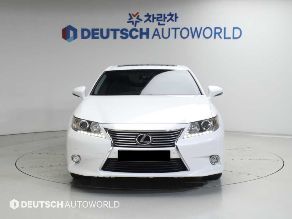 Lexus ES — photo 03