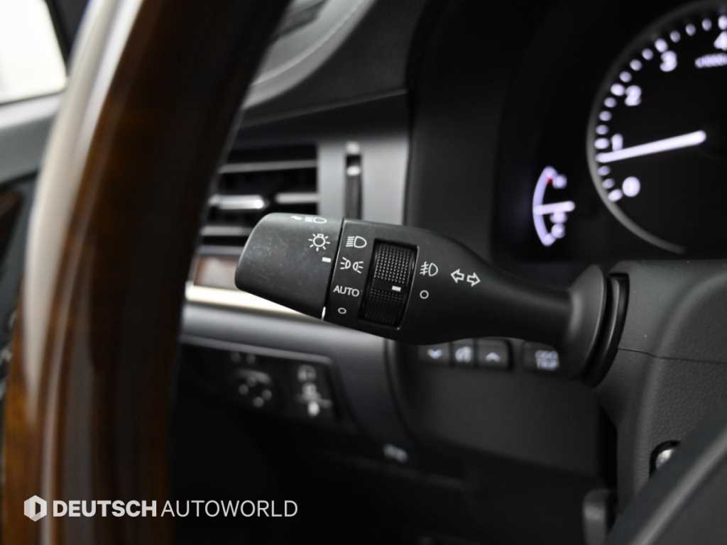Lexus ES — photo 17