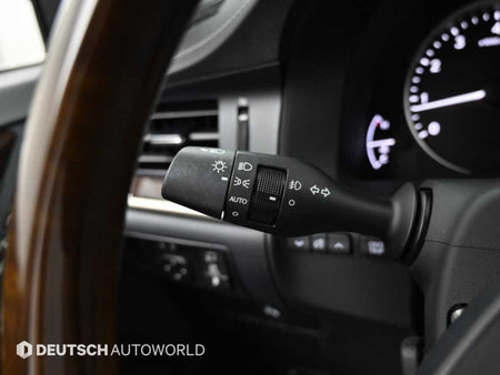 Lexus ES — photo 17